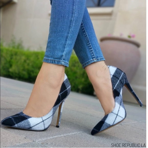Shoe Republic LA Shoes - ⬇️ PRICE ⬇️ Shoe Republic LA - Oxford Pattern Black And White Pumps - size 7 -